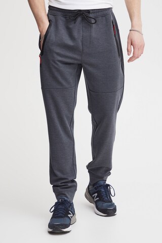 !Solid Tapered Pants 'Vinh' in Grey: front