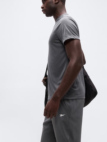 Regular Pantalon de sport Reebok en gris