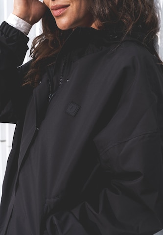 Veste outdoor 'Aubrey' Johnny Urban en noir : devant