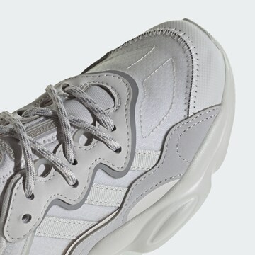 Sneaker 'Ozweego' di ADIDAS ORIGINALS in grigio