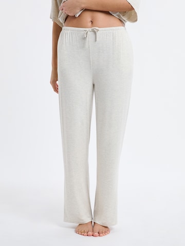 Pantaloncini da pigiama 'Kate' di ETAM in beige: frontale