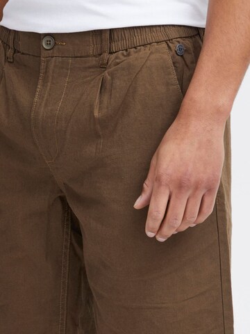regular Pantaloni con pieghe 'Woven' di BLEND in verde