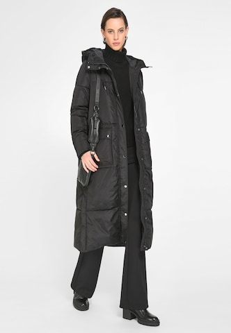 Peter Hahn Winter Coat in Black