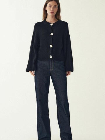 Noella Svetr ' N-Miley Knit Cardigan ' – černá: přední strana