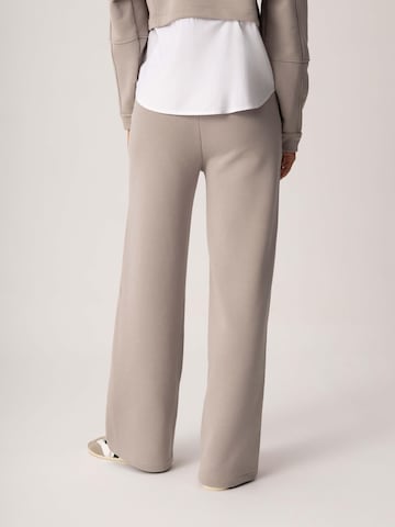 FEMSSY Loosefit Hose‌‌‌‌ in Beige