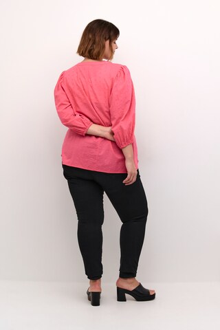 KAFFE CURVE Blouse 'Jolana' in Roze