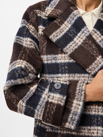 ruda PIECES Demisezoninė striukė 'PCMARBLE'