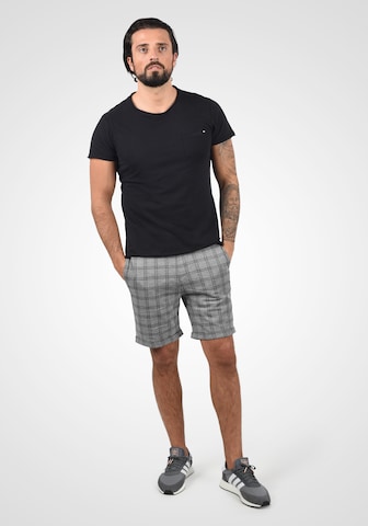 BLEND Regular Shorts in Grau