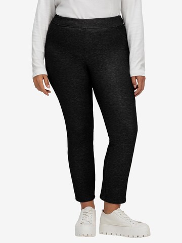 SHEEGO Slimfit Leggings in Schwarz: predná strana