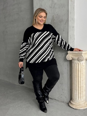 Stil Diva Blouse in Black