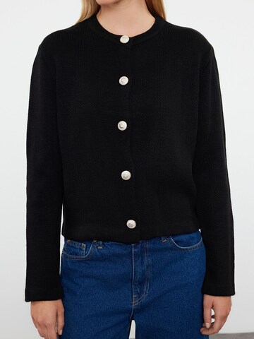 Trendyol Strickjacke in Schwarz