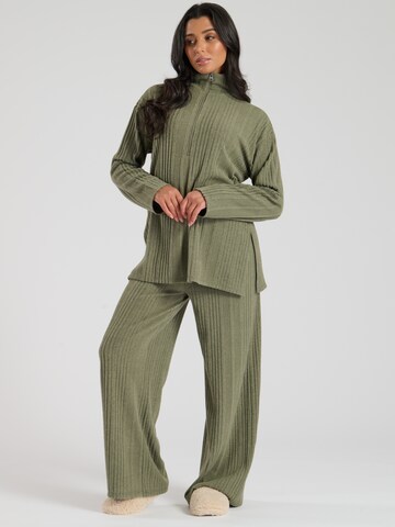 Loungeable Pyjama in Grün: Vorderseite