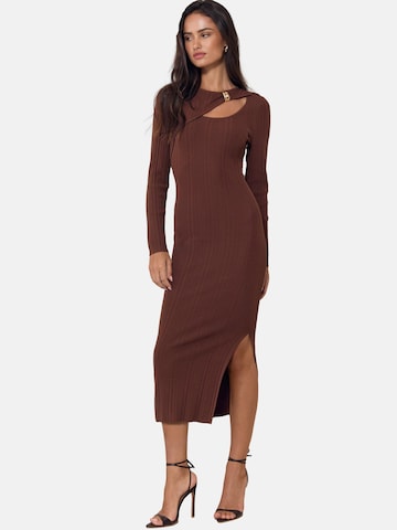 Robes en maille Lipsy en marron : devant