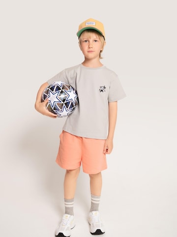 T-Shirt 'Fußball' SATURNDAY en gris