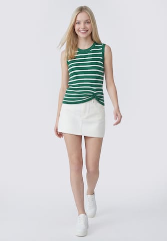 MYMO - Top de punto en verde: frente