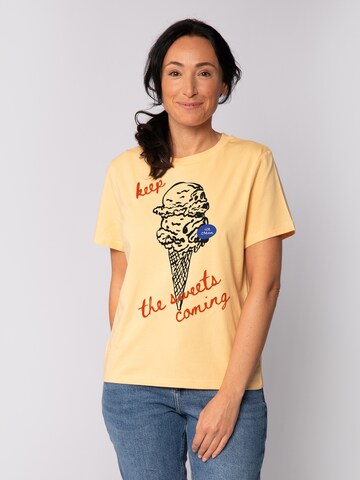 Watapparel Shirt 'Ice cream' in Yellow: front