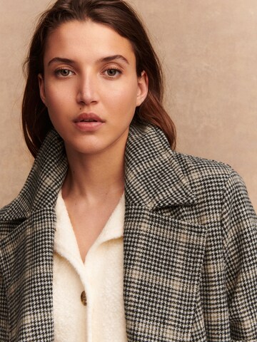 Next Tussenmantel in Bruin