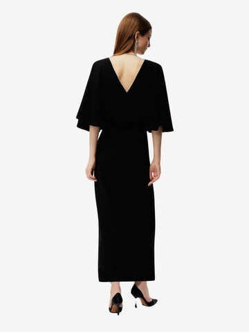 Rochie de la NOCTURNE pe negru