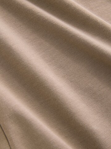 Next Top in Beige