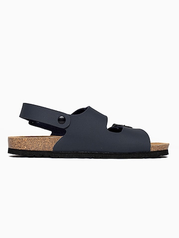 Bayton Sandals in Grey