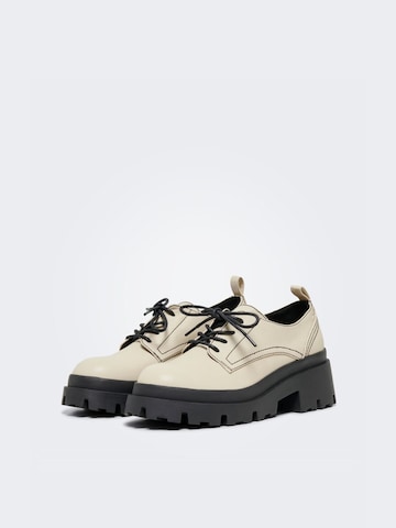 Scarpa stringata 'Doja' di ONLY in beige