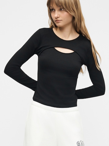 Tricou de la GAP pe negru