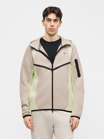 Veste de survêtement 'TECH FLC PRO' Nike Sportswear en beige : devant