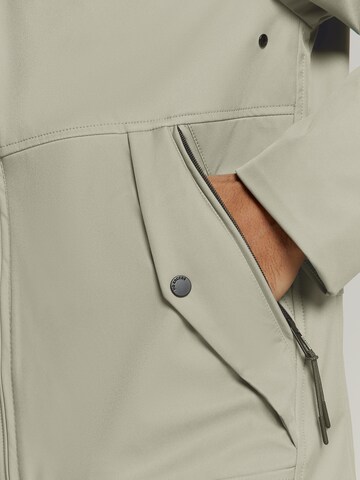 No Excess Between-season jacket in Green