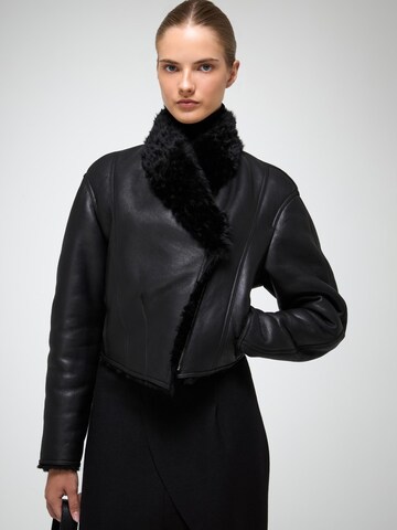 V S P Winterjacke 'Severina'‌‌‌ in Schwarz: Vorderseite