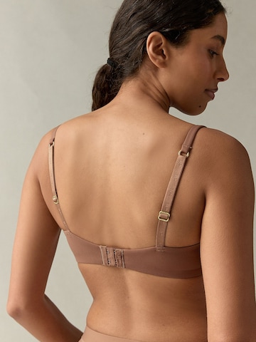 self. T-Shirt BH in Braun