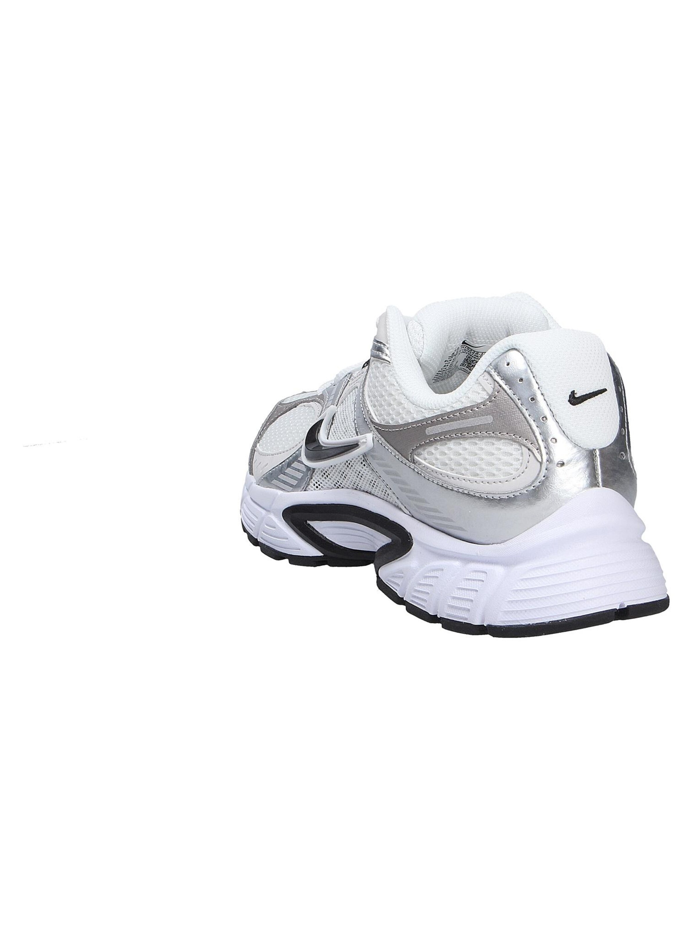 Nike Sportswear Rövid szárú sportcipők 'V5 RNR' - fehér