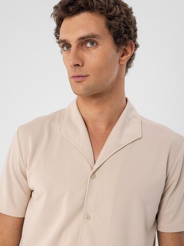 Regular fit Camicia business di Antioch in beige