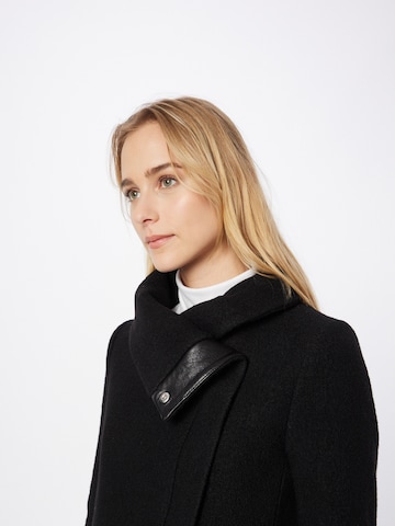 Club Monaco - Abrigo de invierno 'HALLI' en negro