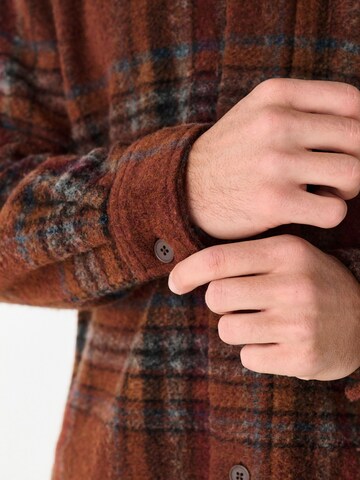 brūns Next Starpsezonu jaka