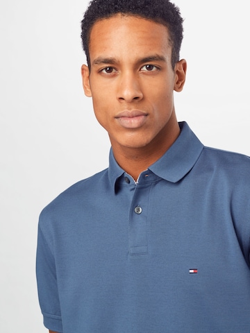 TOMMY HILFIGER Bluser & t-shirts i blå