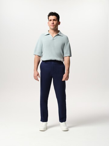 regular Pantaloni con piega frontale 'Rico' di ABOUT YOU x Jaime Lorente in blu