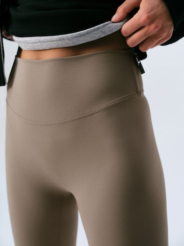 Skinny Leggings di self. in marrone