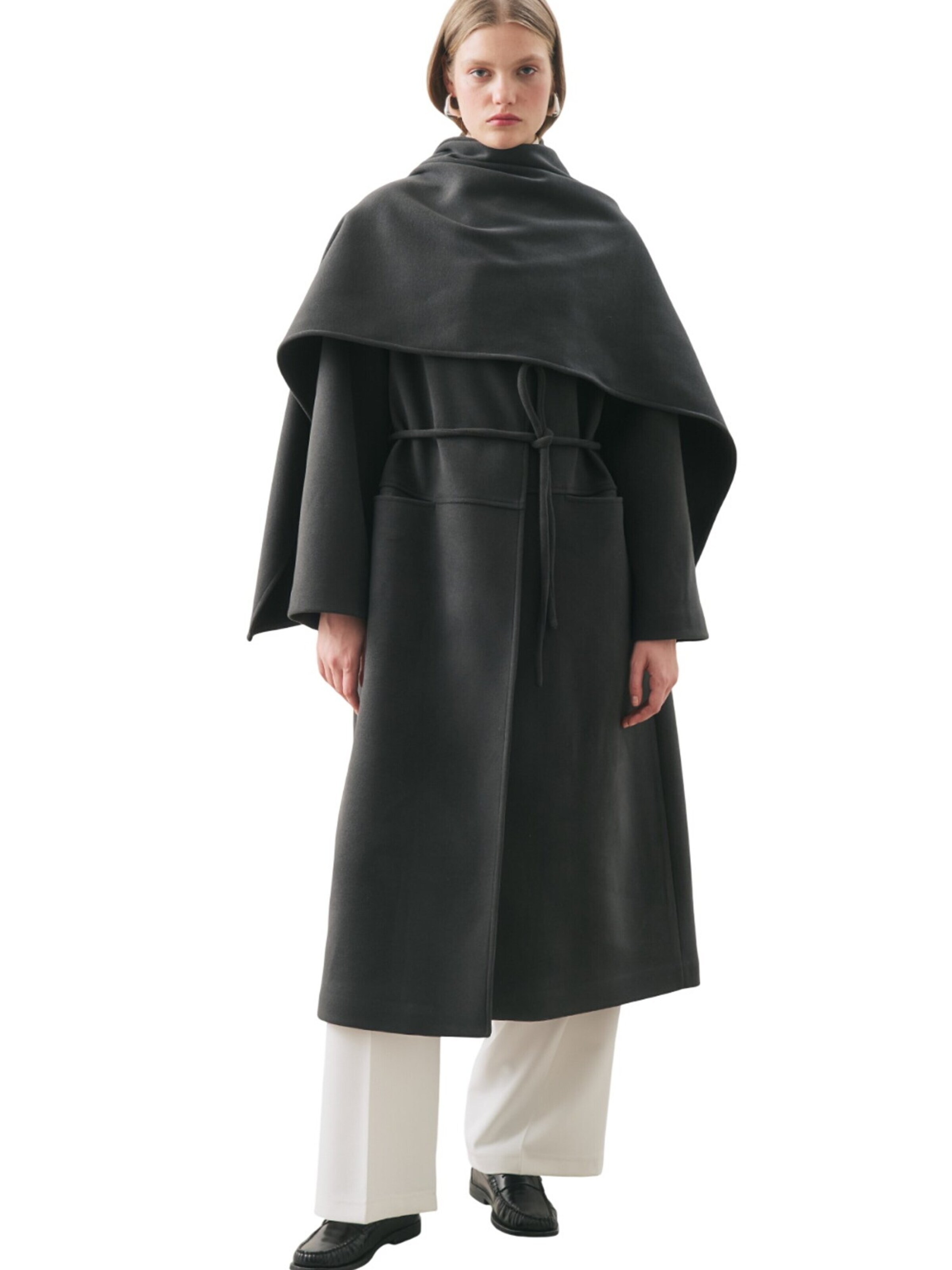MANUKA Between-seasons coat in Black