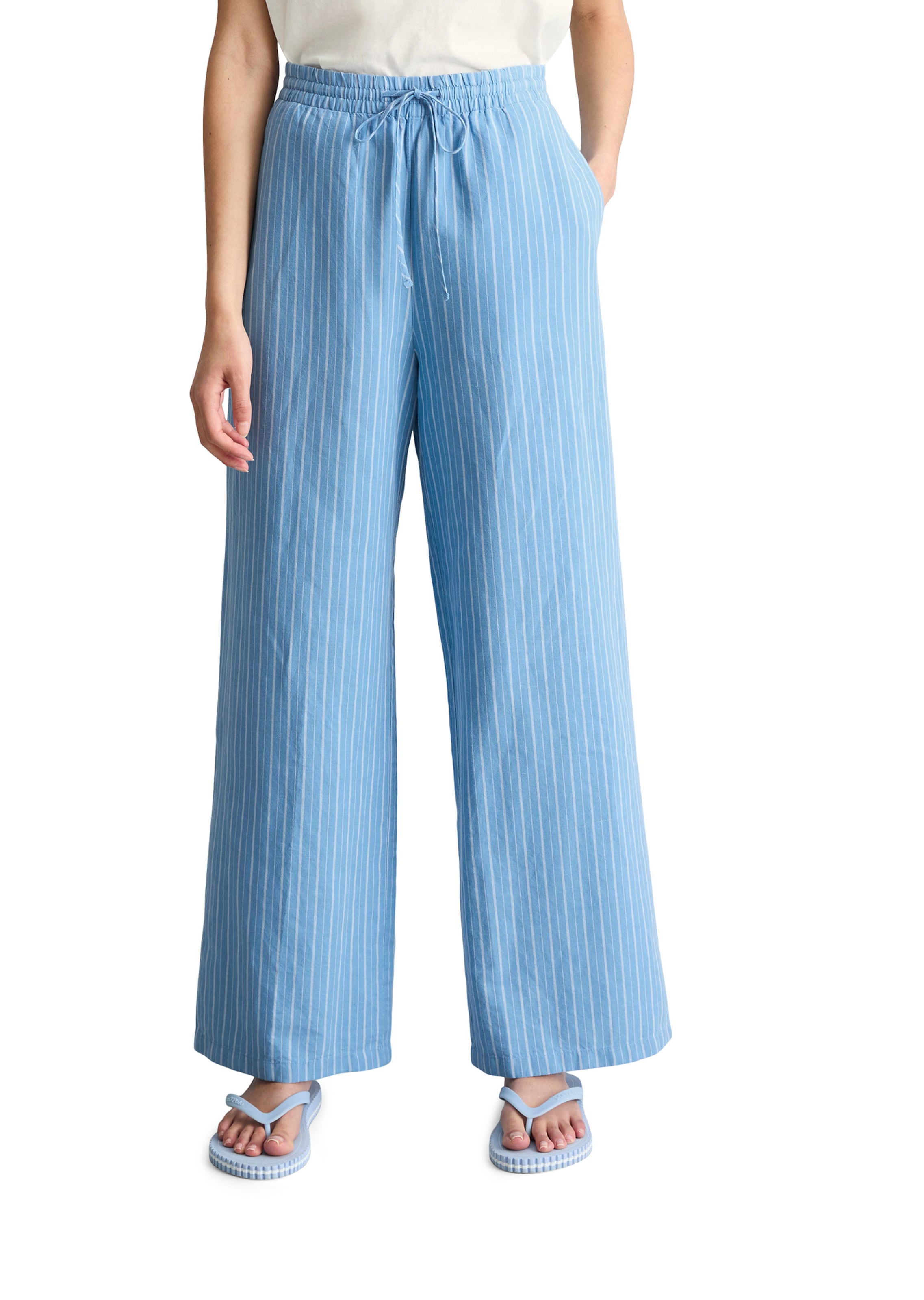Marc O'Polo DENIM Loose fit Pants in Blue: front