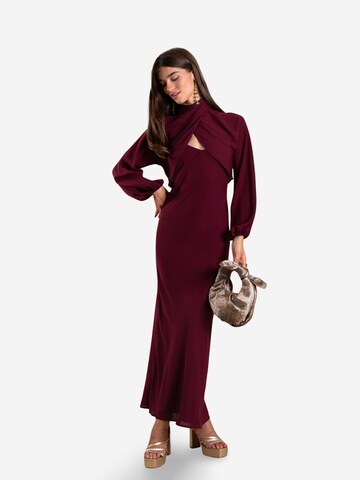 THE-ARE - Vestido en rojo: frente