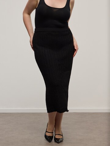 CITA MAASS - Falda en negro: frente
