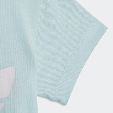 ADIDAS ORIGINALS T-shirt 'Trefoil' i blå