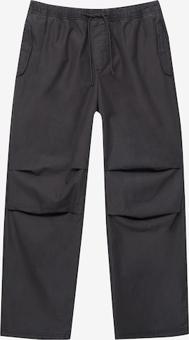 Pull&Bear Regular Trousers in Grey: front