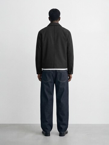 Burocs Between-Season Jacket 'Zipped' in Black