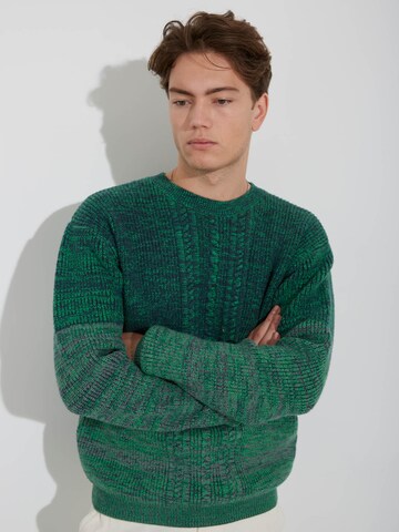 BRUUNS BAZAAR Sweater 'Simon Luke' in Green: front