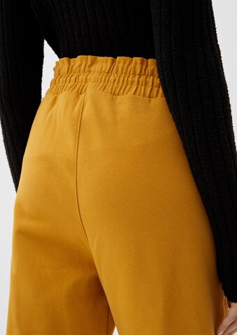 Regular Pantalon QS en jaune