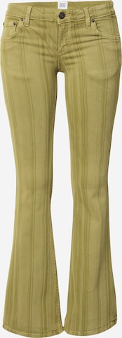 BDG Urban Outfitters Flared Jeans in Green: front