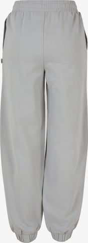 Effilé Pantalon Urban Classics en gris