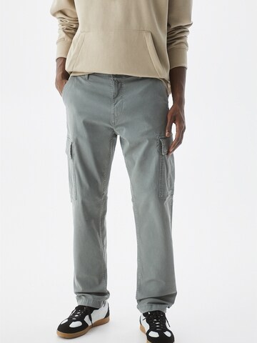 Regular Pantalon cargo Pull&Bear en gris : devant