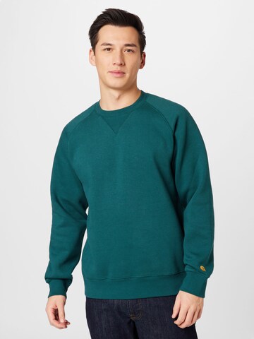Carhartt WIP Sweatshirt 'Chase' in Groen: voorkant